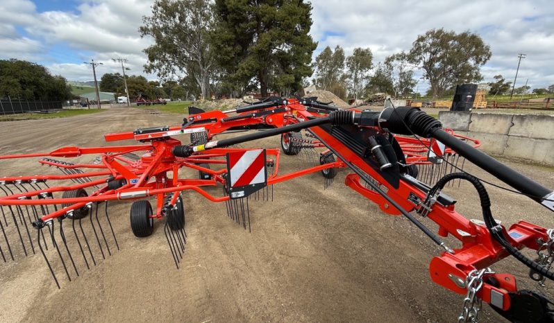 NEW KUHN GA8131 TWIN-ROTOR RAKE full
