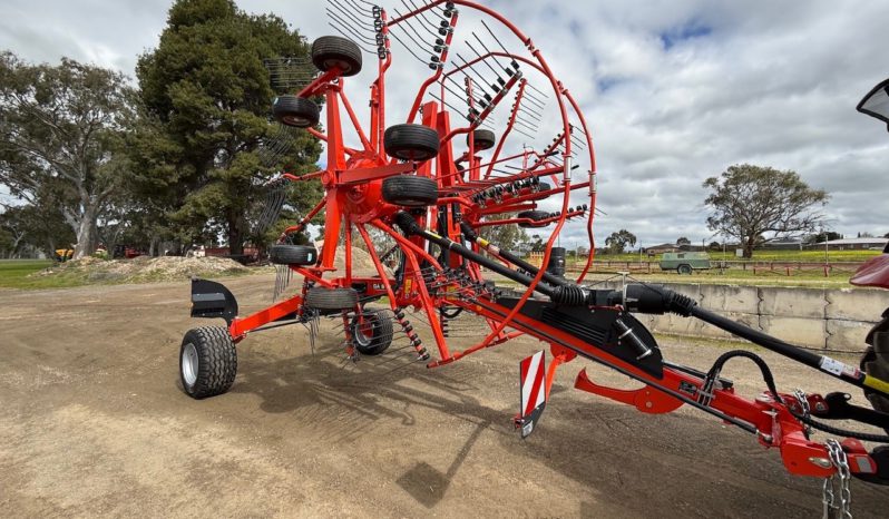 NEW KUHN GA8131 TWIN-ROTOR RAKE full